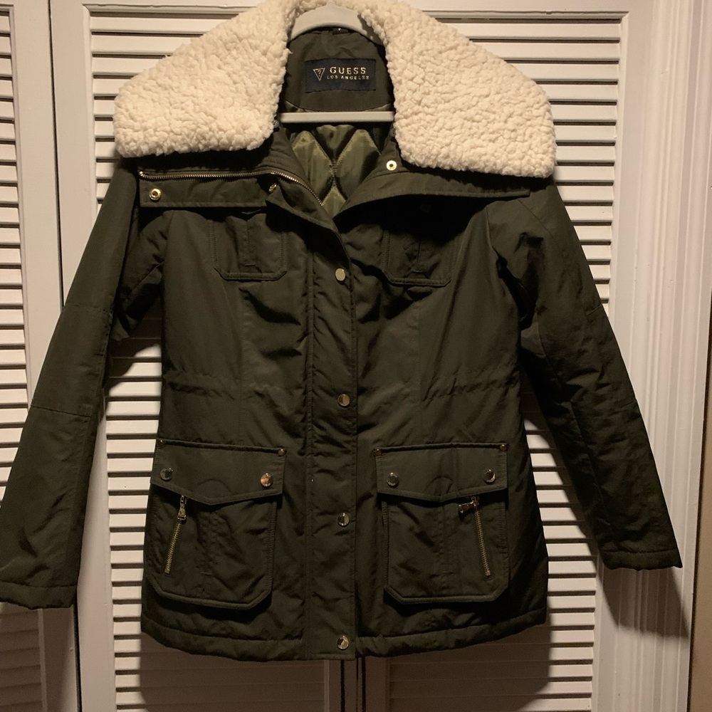 Coat w detachable collar